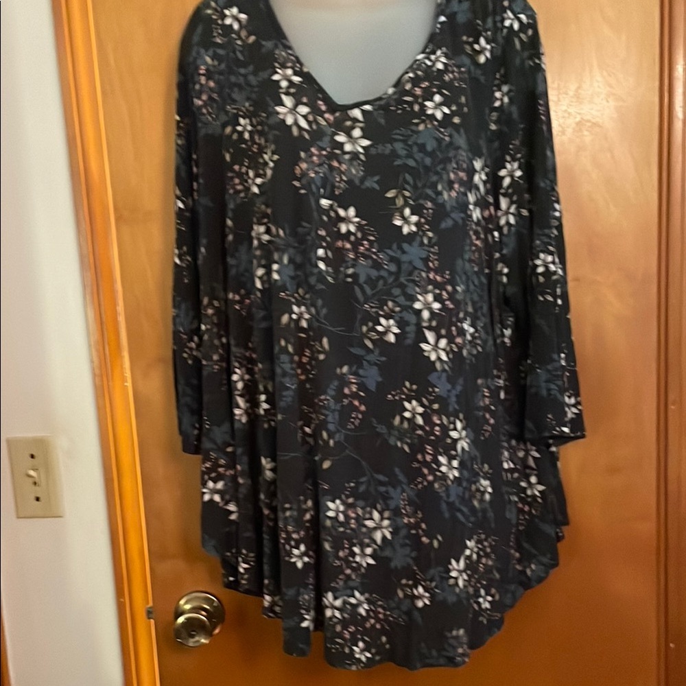 Joan Vass Soft Top with 3/4 Sleeves in Gray Background and White Floral Print